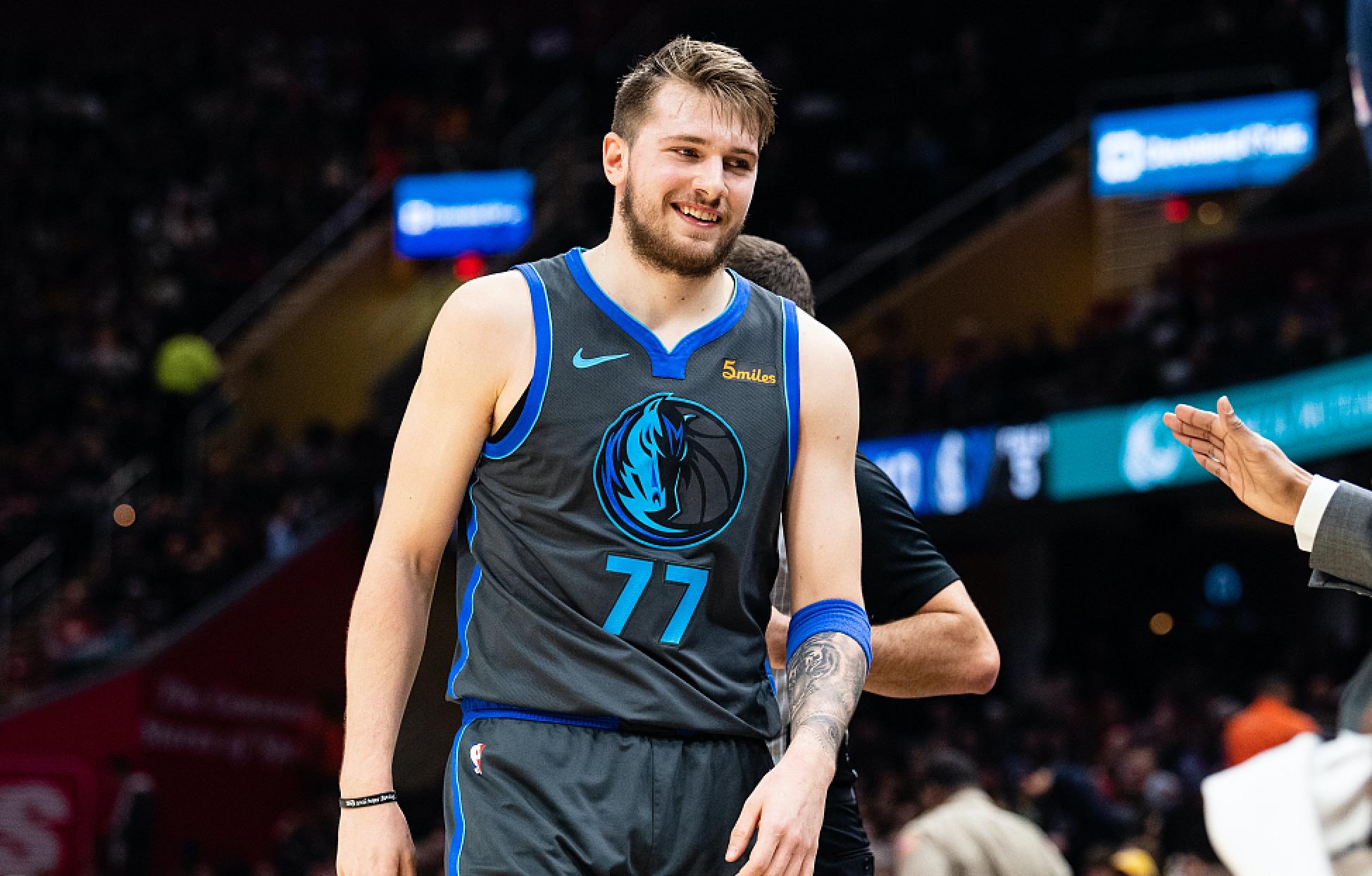 捧杯的球员 捧杯的球员